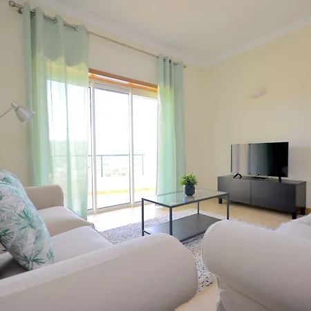 Bay Plaza Apartment *