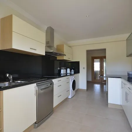 Bay Plaza Apartment